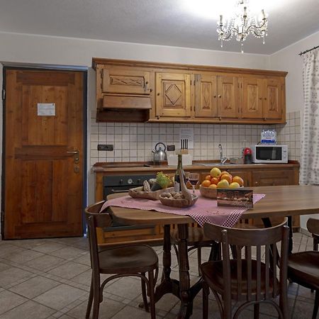 Au Petit Chevrot Aparthotel Cerise Екстериор снимка
